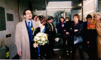 Sortie sous les cotillons, Victoria suprise par la photos